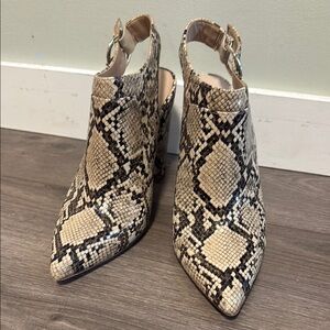 Aldo Python Snakeskin Close toed Slingback Heels — 7.5